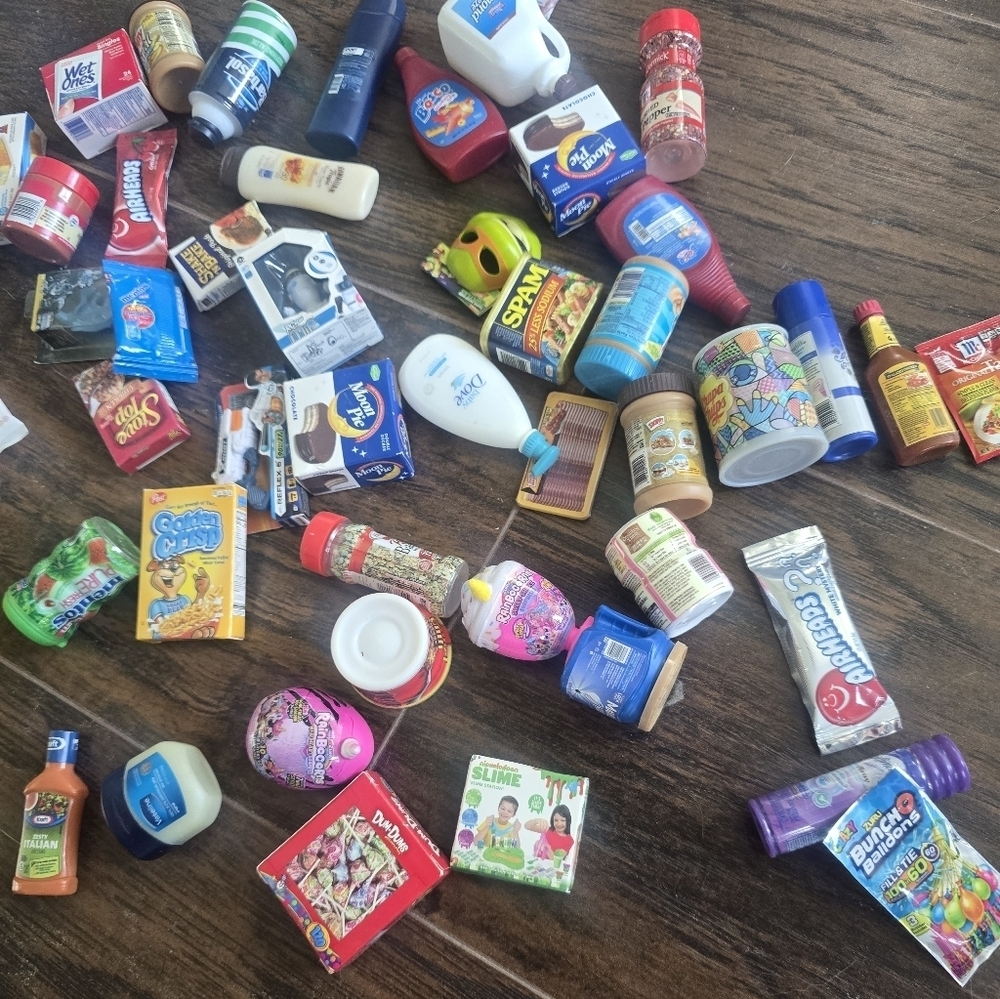 Miniature Mini Brands Items (Around 50 Pieces) - Picture 4 of 4